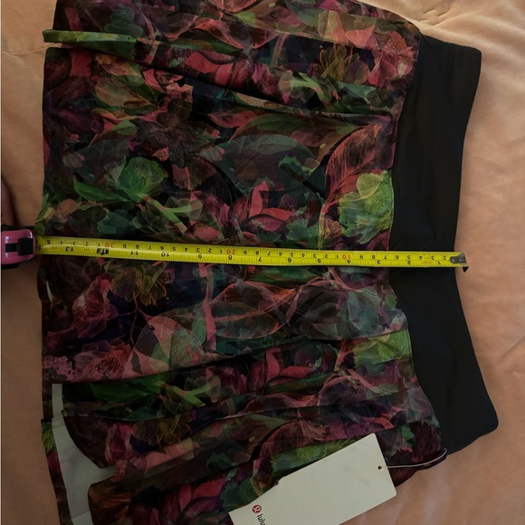 Lululemon skirt with short inside court rival skirt size 6 - Picture 10 of 10